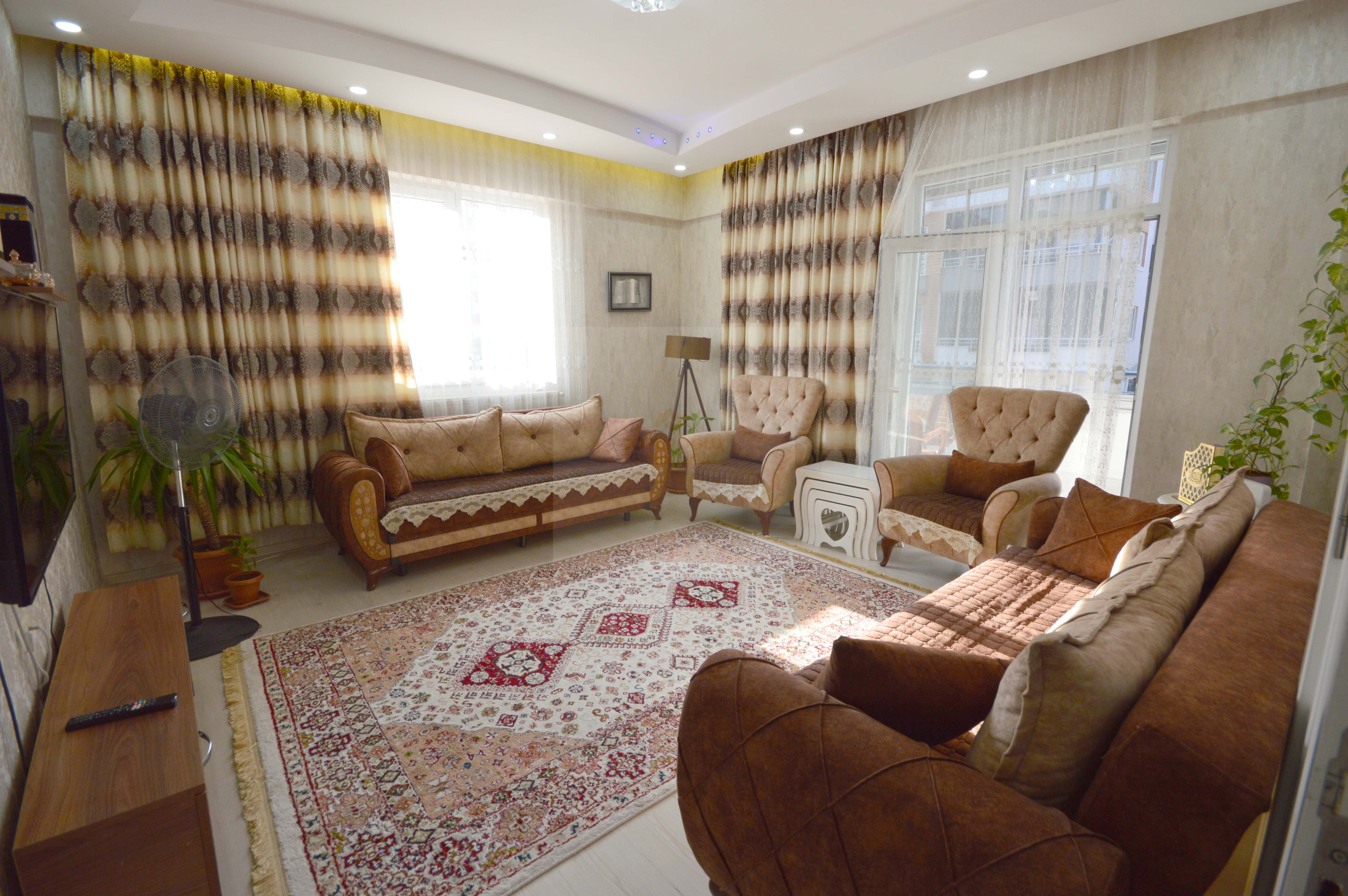 TRAMVAYA YÜRÜME MESAFESİNDE SİTE İÇERİSİNDE 2+1 DAİRE FIRSATI !!